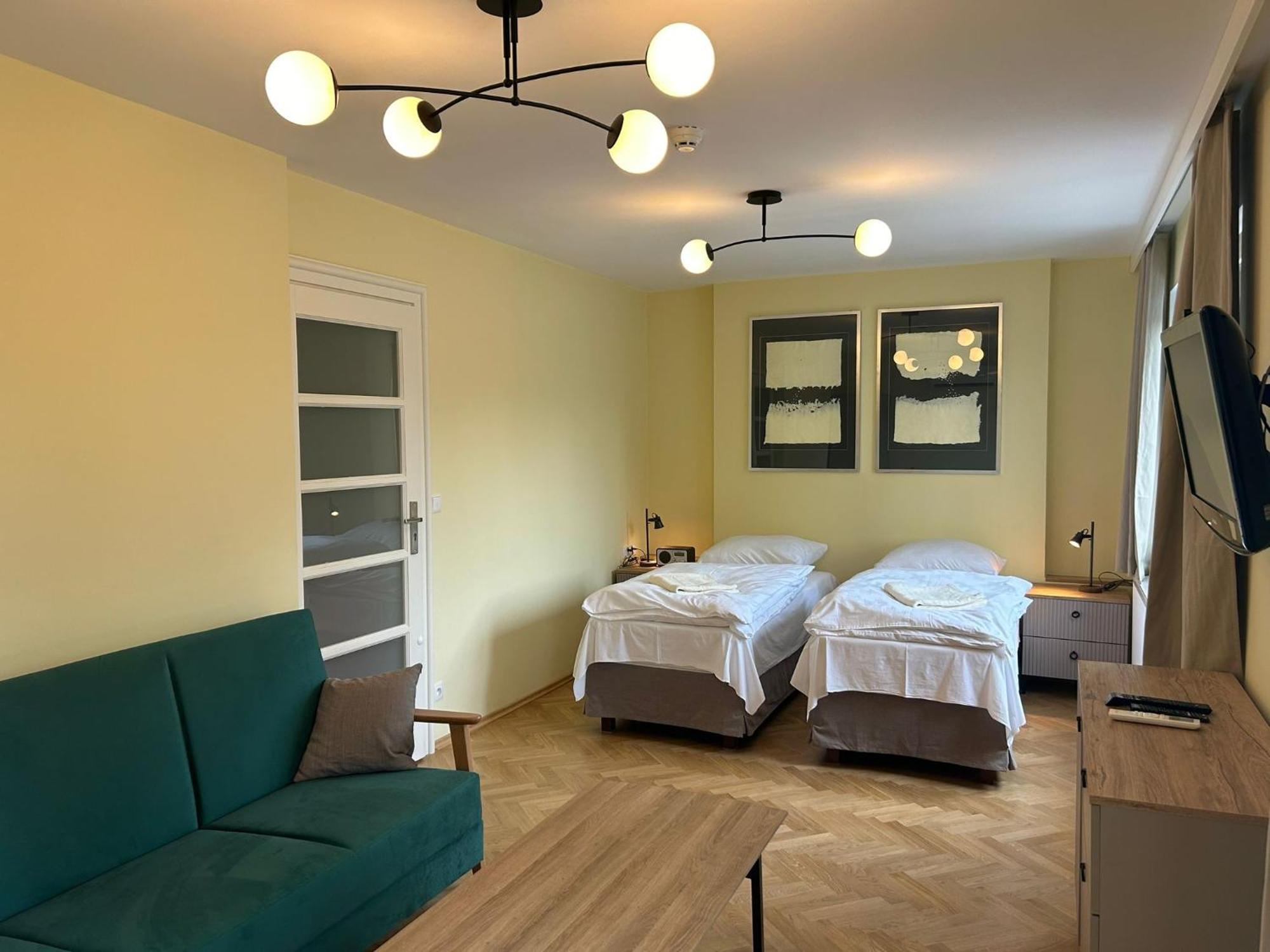 Cybulskiego Guest Rooms Красков Екстериор снимка